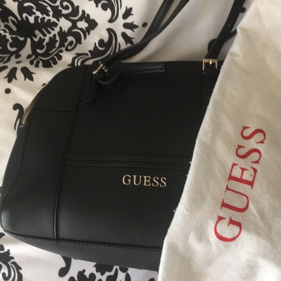 🔆SOLD🔆 GUESS Purse (w/ vintage dust bag) - Picture 2 of 6